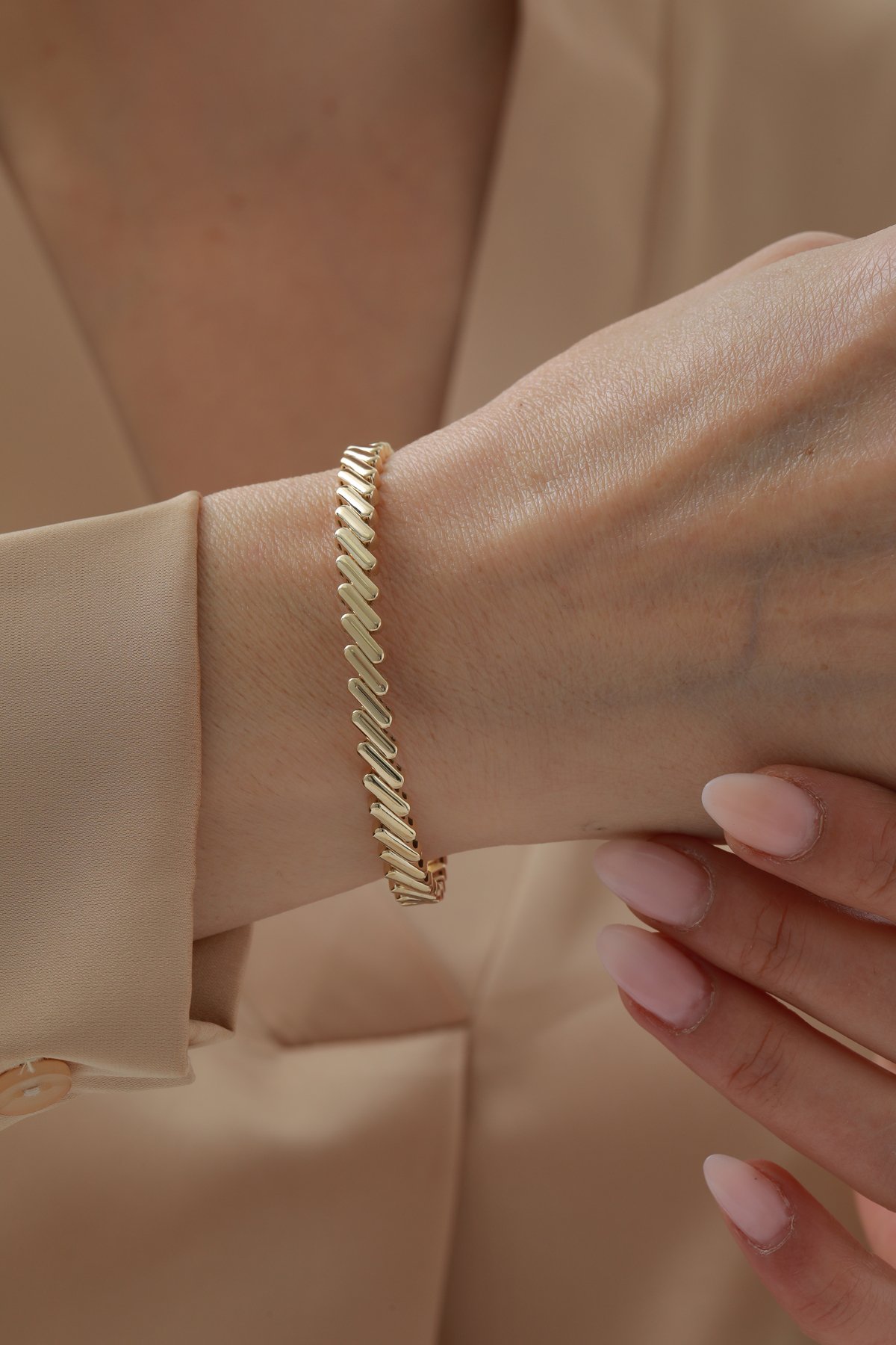 Asimetrik Çizgi Desen Kelepçe - Yavuz Kuyumculuk (1)