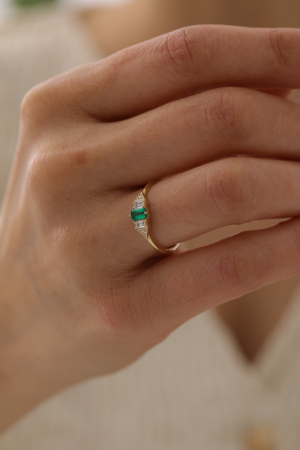 Baget Taşlı Zümrüt Yüzük - Yavuz Kuyumculuk