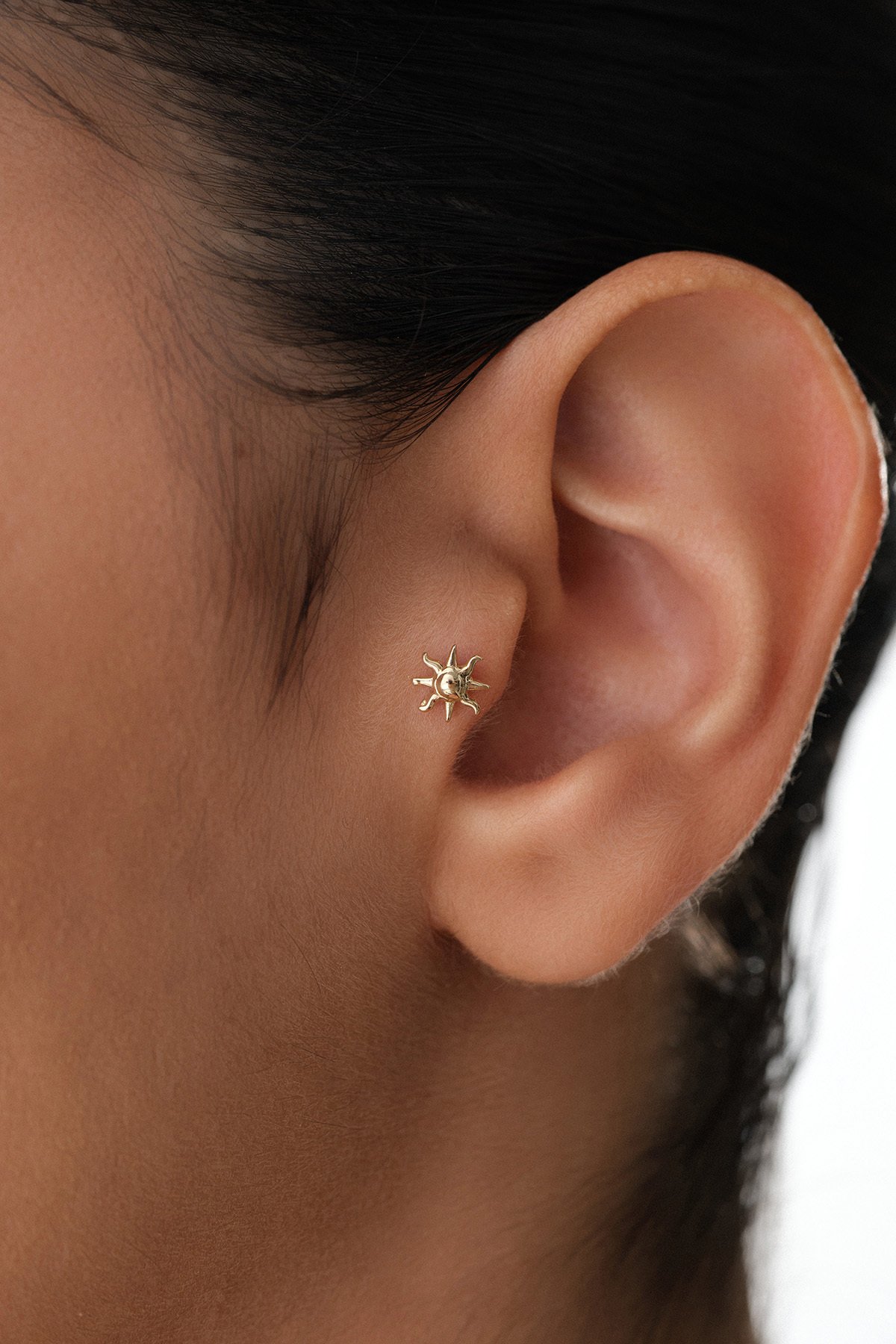 Güneş Tragus Piercing - Yavuz Kuyumculuk (1)