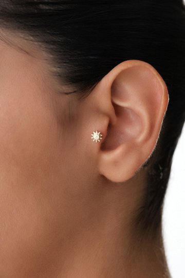 Kalemli Güneş Tragus Piercing - 1