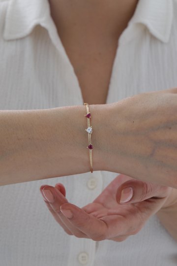 Kalp Detaylı Yakut Kelepçe - 2