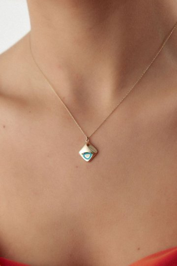 Oval Tasarımlı Mineli Kolye - 1