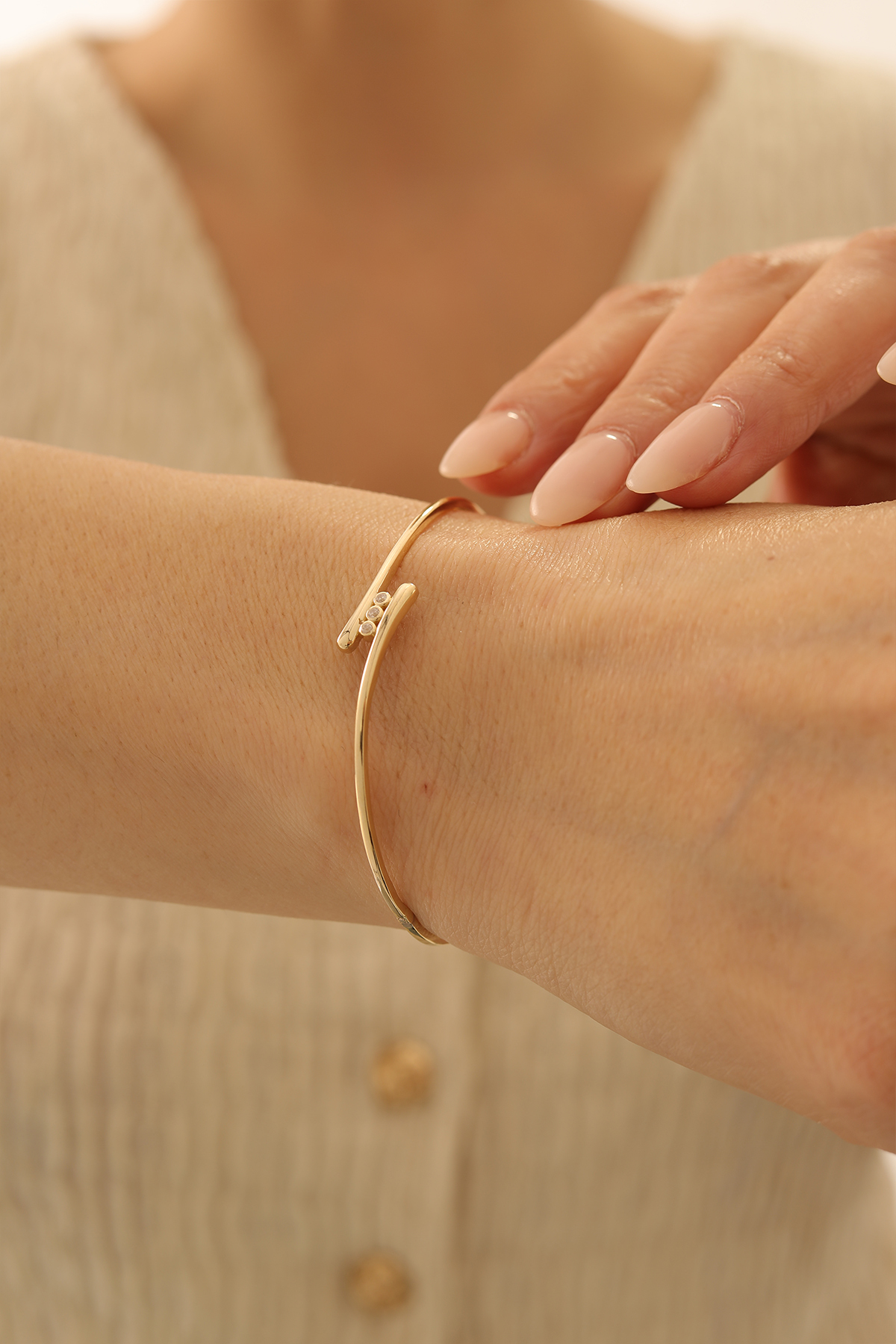 Sarmal Modern Taşlı Kelepçe - Yavuz Kuyumculuk (1)