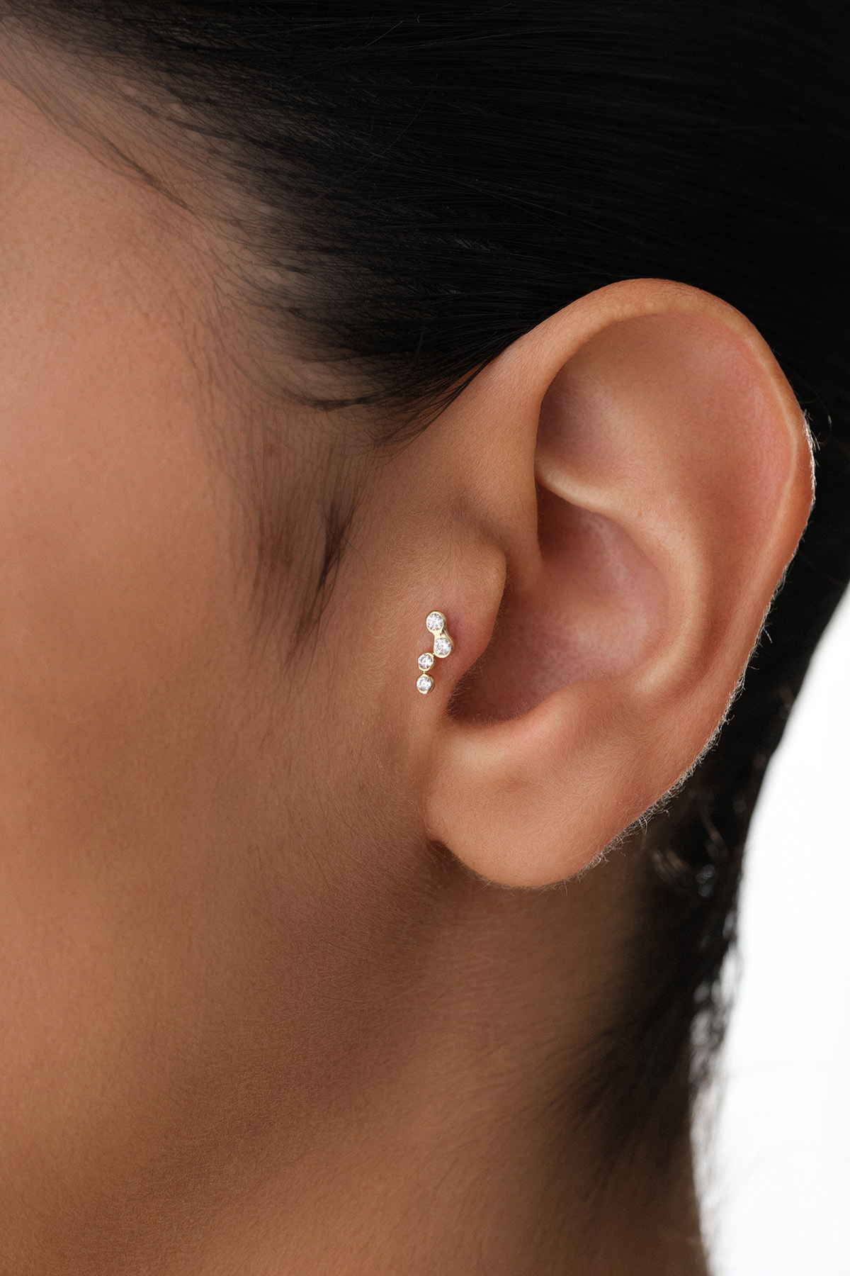 Sıra Taşlı Tragus Piercing - Yavuz Kuyumculuk (1)