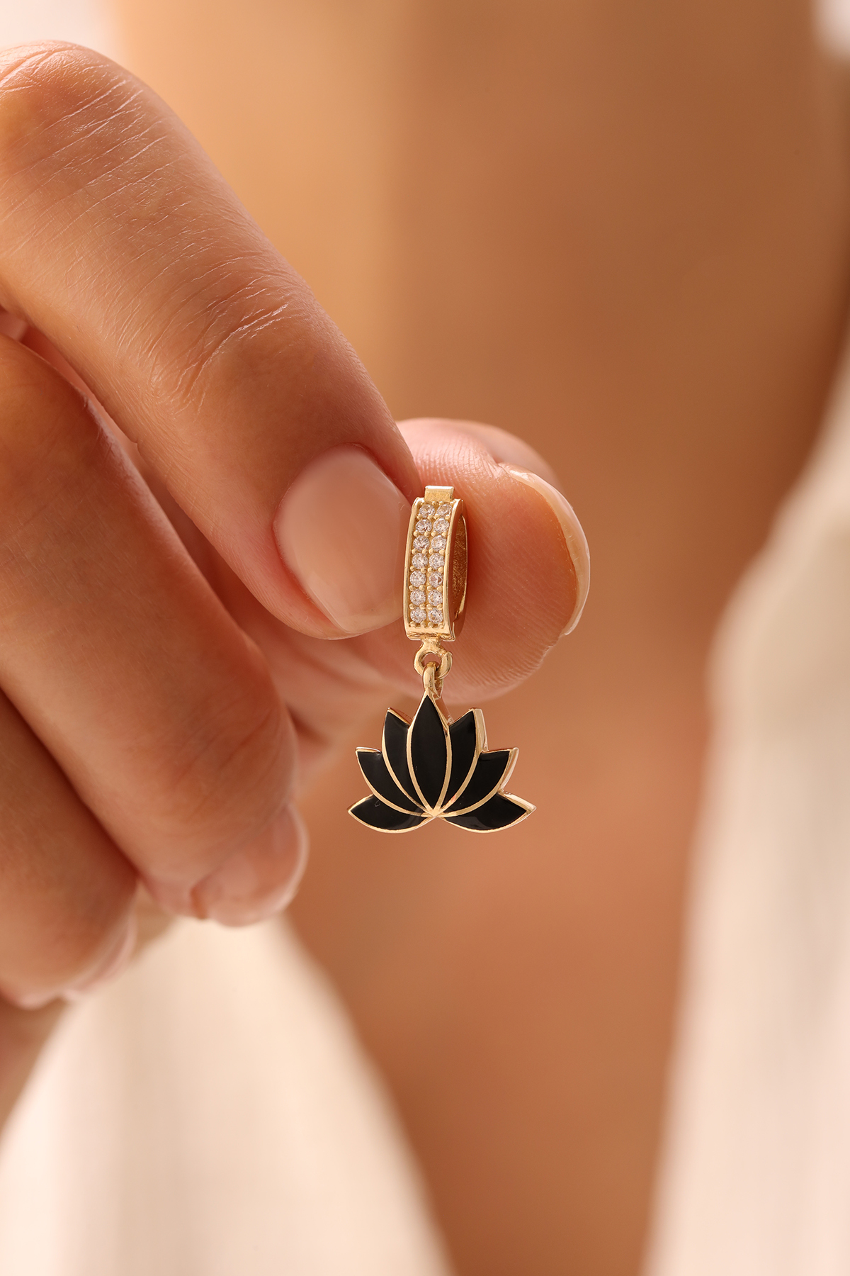 Siyah Lotus Kolye Ucu - Yavuz Kuyumculuk (1)