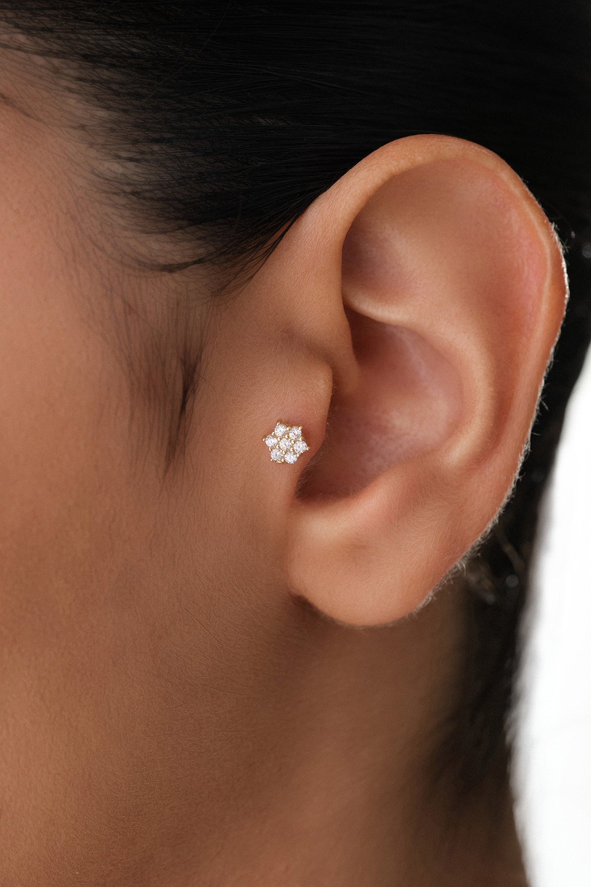 Taşlı Çiçek Tragus Piercing - Yavuz Kuyumculuk (1)
