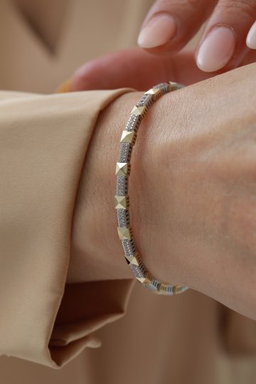 Taşlı Esnek Piramit Kelepçe - 2