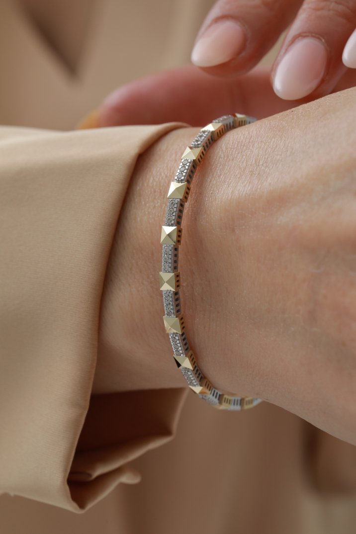 Taşlı Esnek Piramit Kelepçe - Yavuz Kuyumculuk (1)