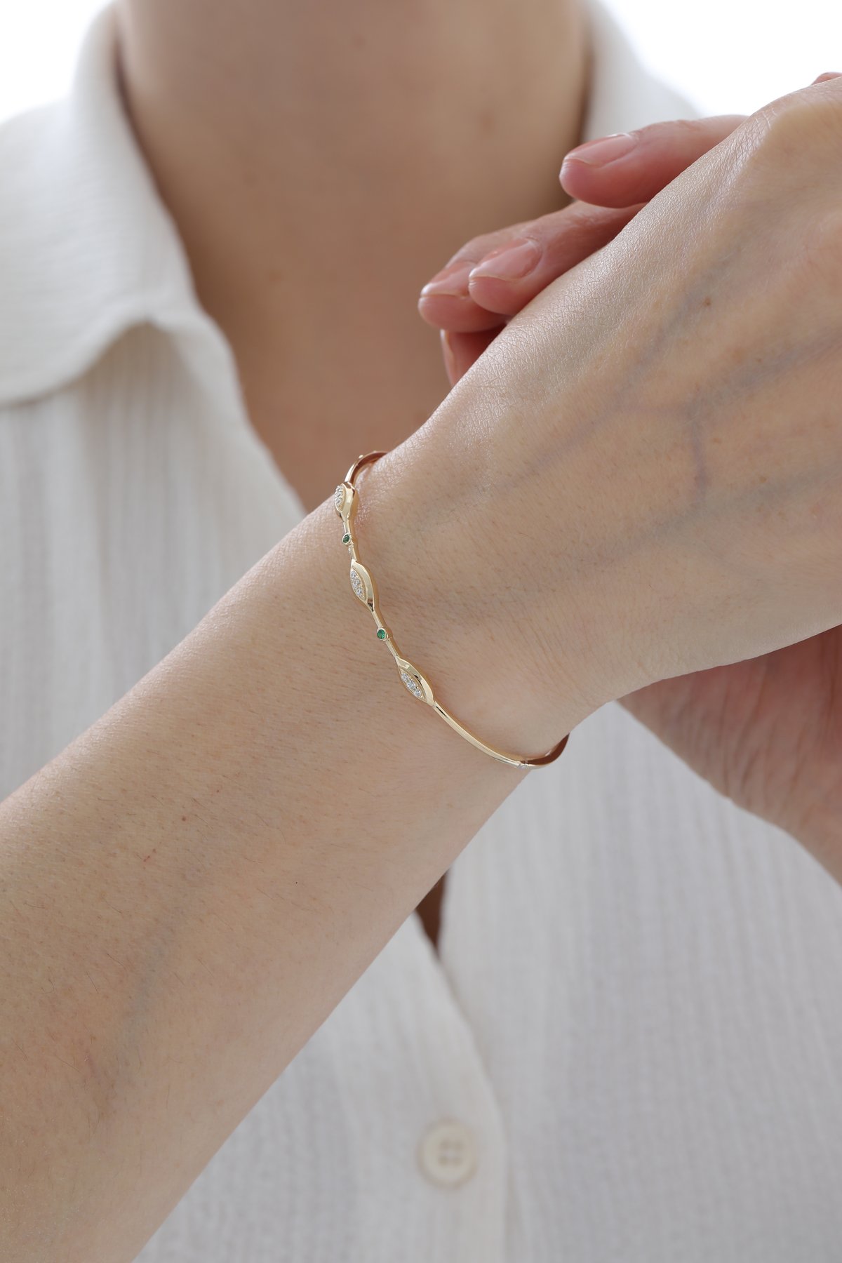 Taşlı Modern Zümrüt Kelepçe - Yavuz Kuyumculuk (1)