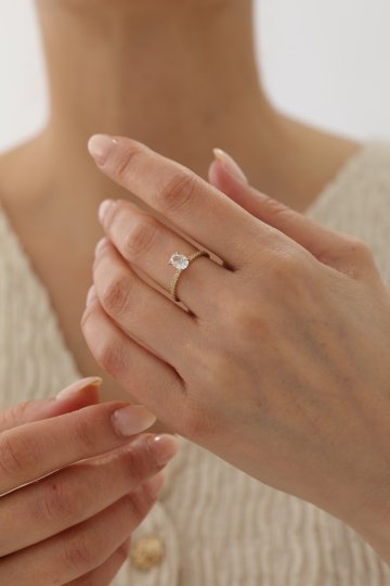 Taşlı Oval Tektaş Yüzük - 1