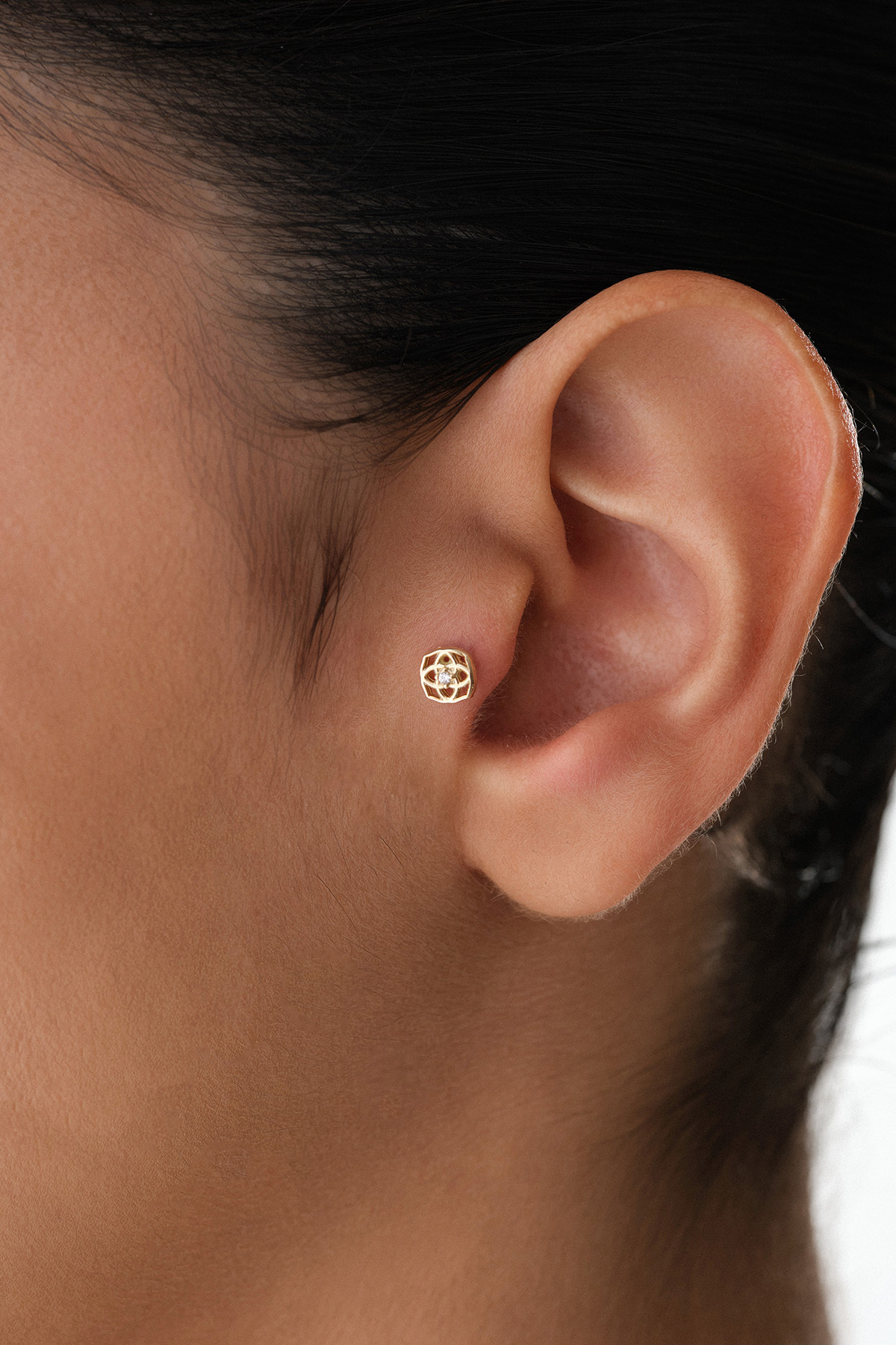Taşlı Yonca Tragus Piercing - Yavuz Kuyumculuk (1)