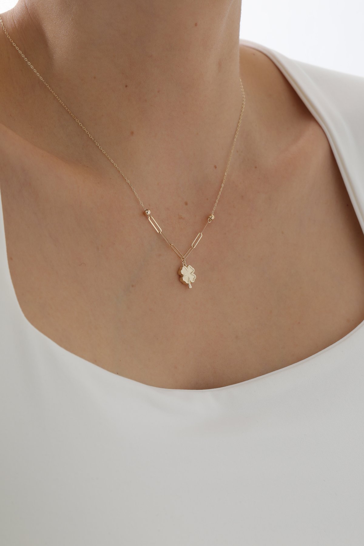 V Form Yonca Kolye - Yavuz Kuyumculuk (1)