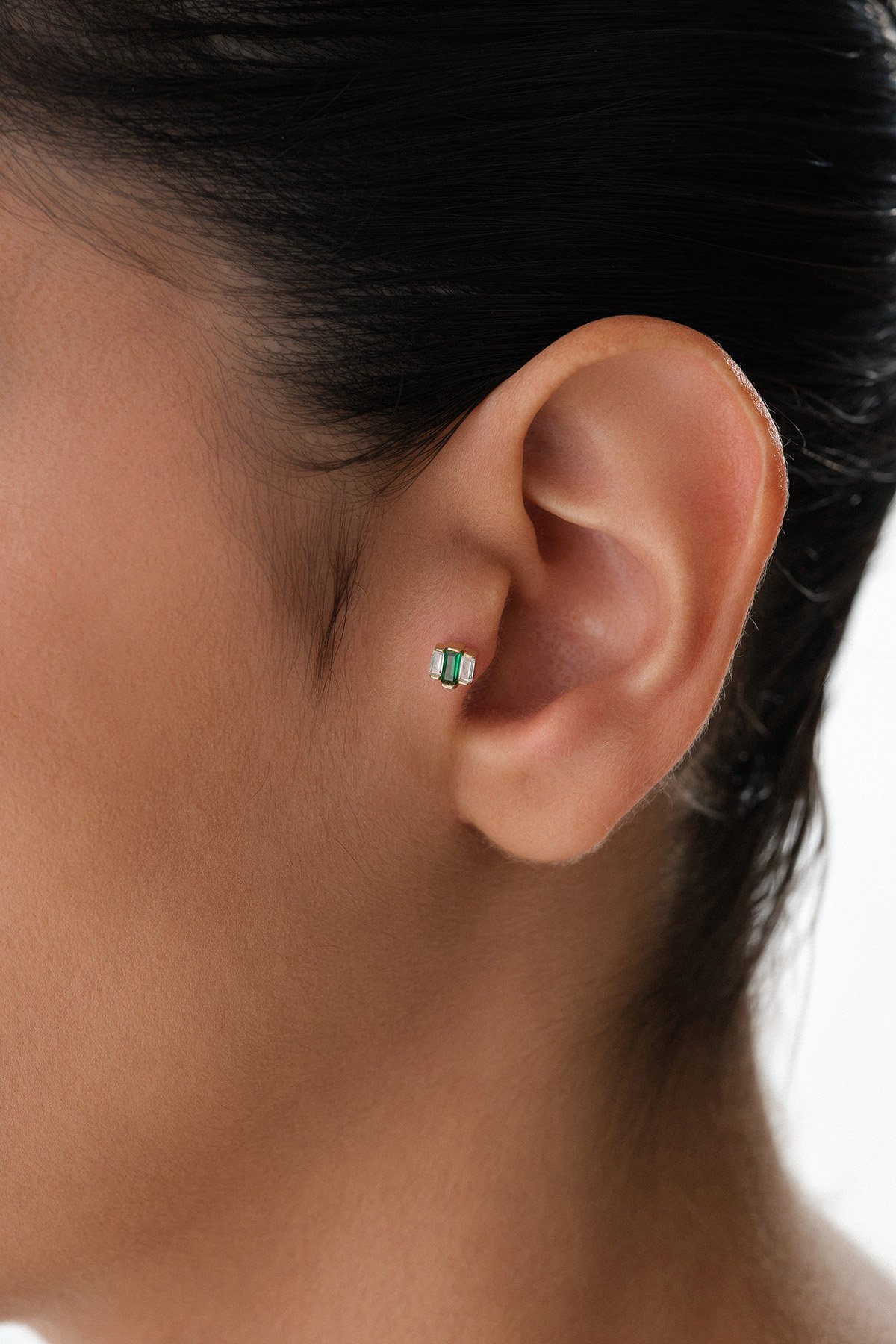 Yeşil Baget Taşlı Tragus Piercing - Yavuz Kuyumculuk (1)