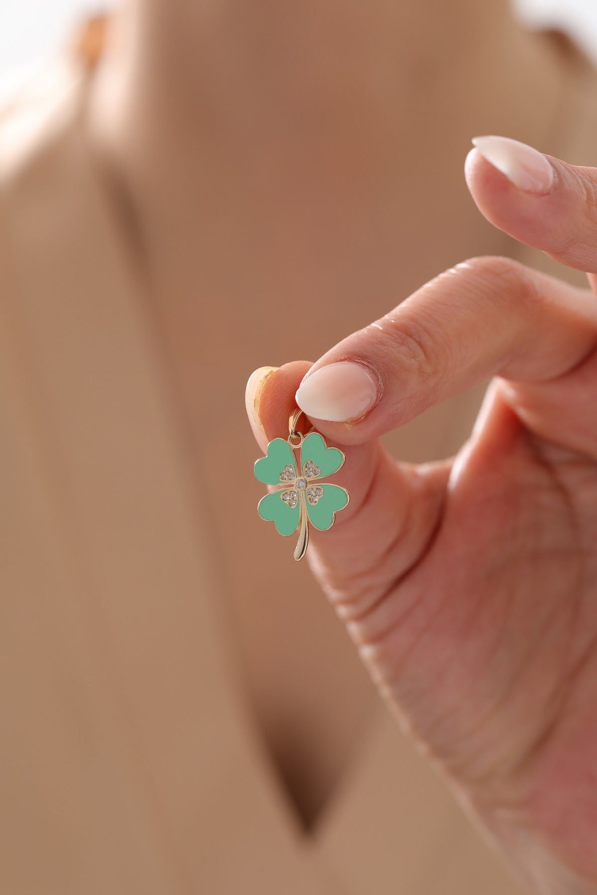 Yeşil Mineli Taş Detaylı Yonca Kolye Ucu - Yavuz Kuyumculuk