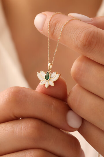 Zümrüt Taşlı Mineli Lotus Kolye - 3