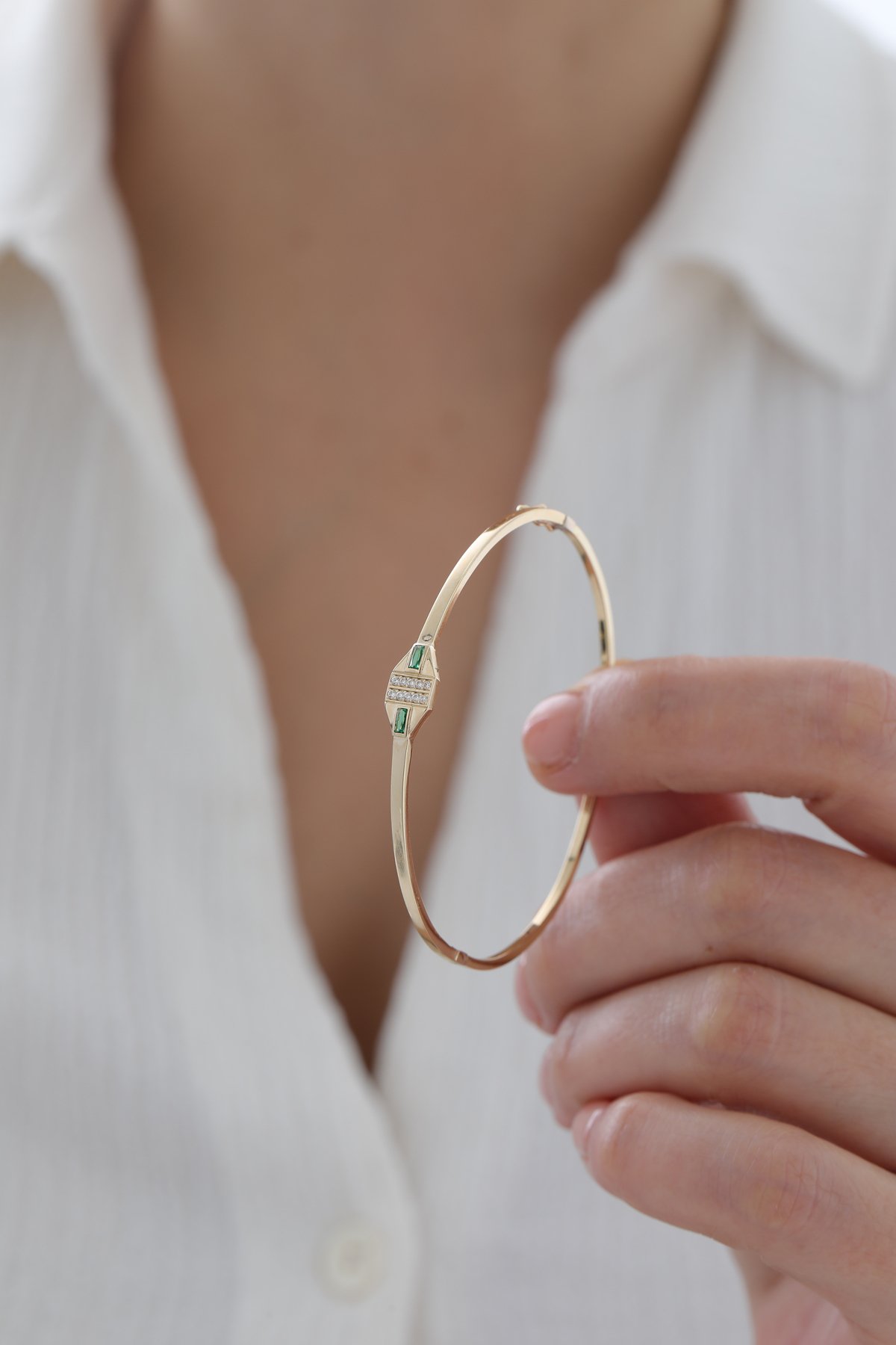 Zümrüt Taşlı Modern Kelepçe - Yavuz Kuyumculuk (3)